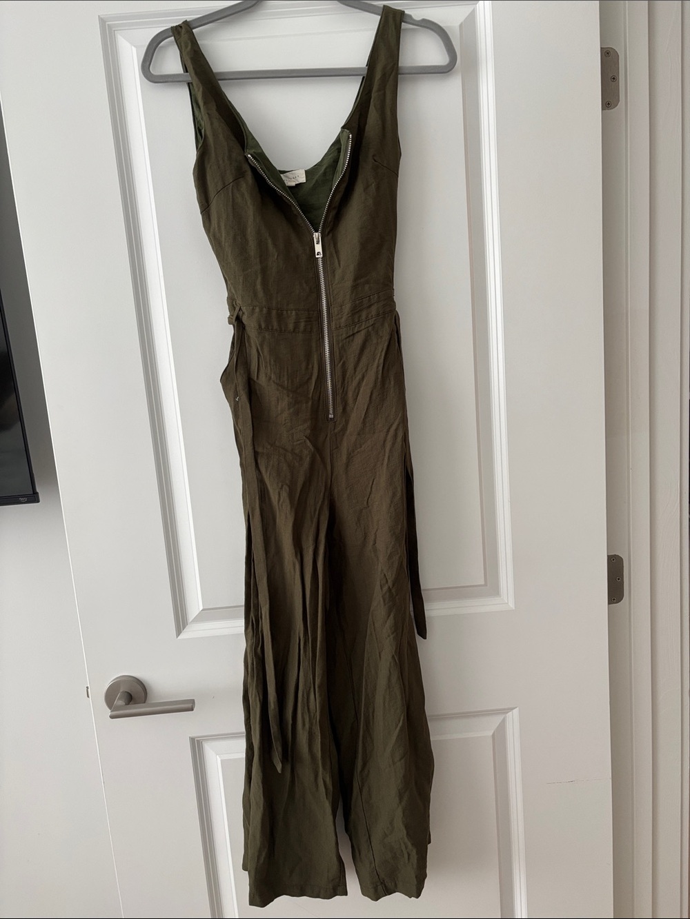 Olive Green Sleeveless Wide-Leg Jumpsuit with Front Zip